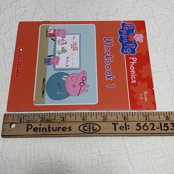 Peppa Pig Phonics Books - Incomplete, Like-New - Picture 9 of 11